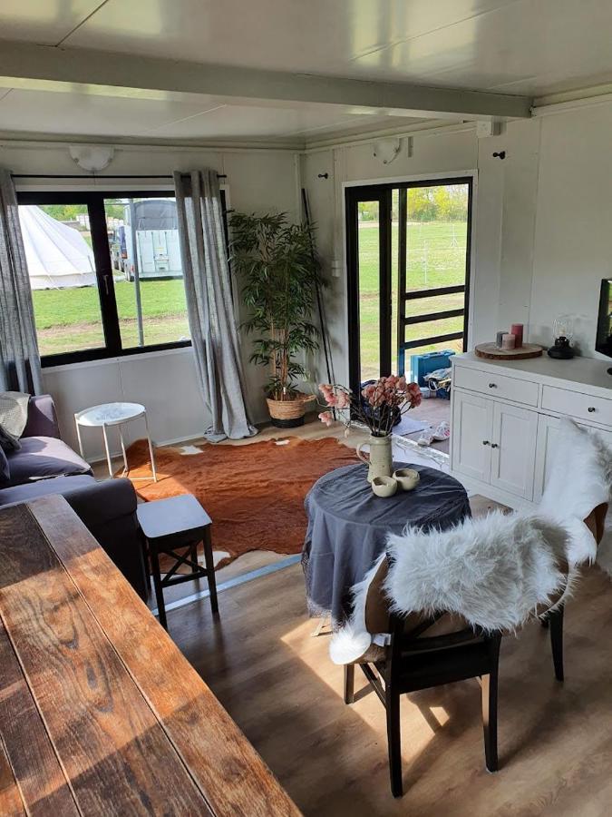 Houten Huisje Tussen Paarden Nieuwerkerken 외부 사진