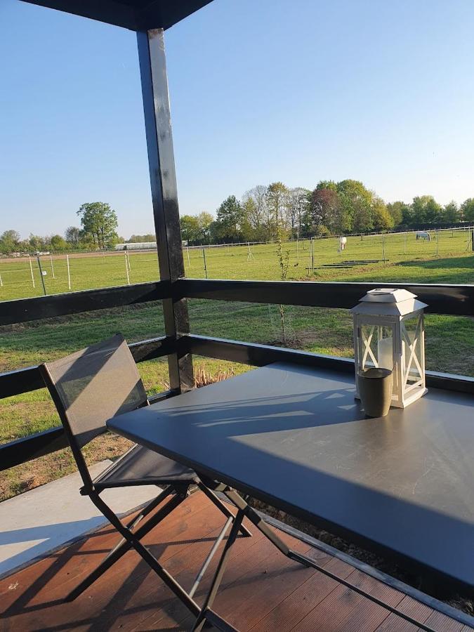 Houten Huisje Tussen Paarden Nieuwerkerken 외부 사진