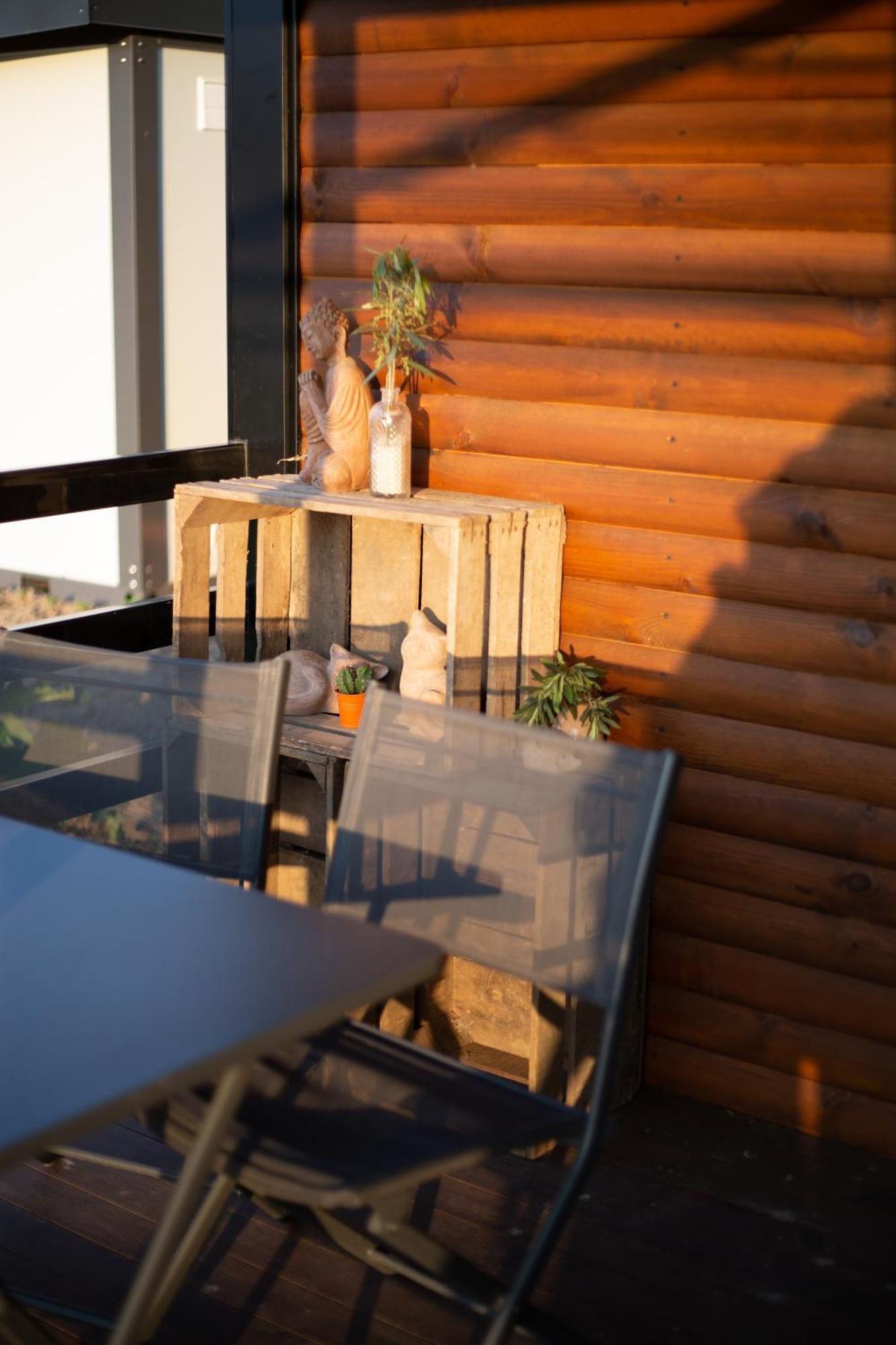 Houten Huisje Tussen Paarden Nieuwerkerken 외부 사진