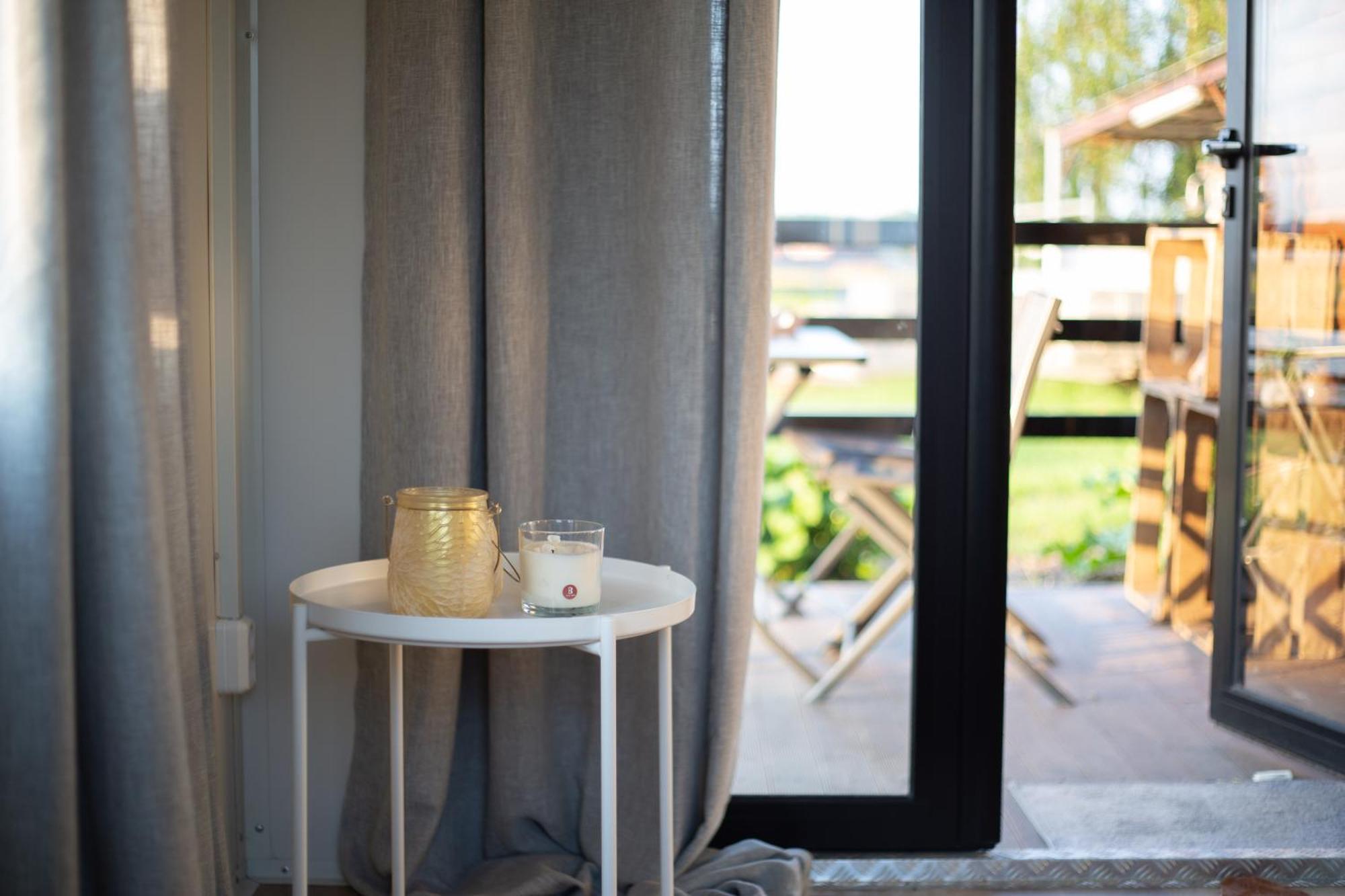Houten Huisje Tussen Paarden Nieuwerkerken 외부 사진